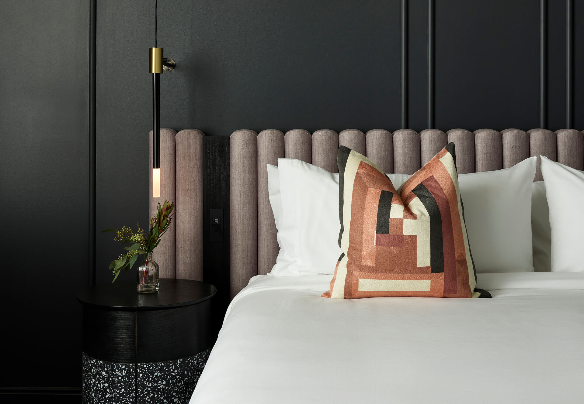 密尔沃基西部文艺复兴酒店丨美国丨Simeone Deary Design Group-2