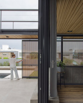 La Reserva社区独栋住宅丨阿根廷布兰卡港丨Vagón Arquitectura