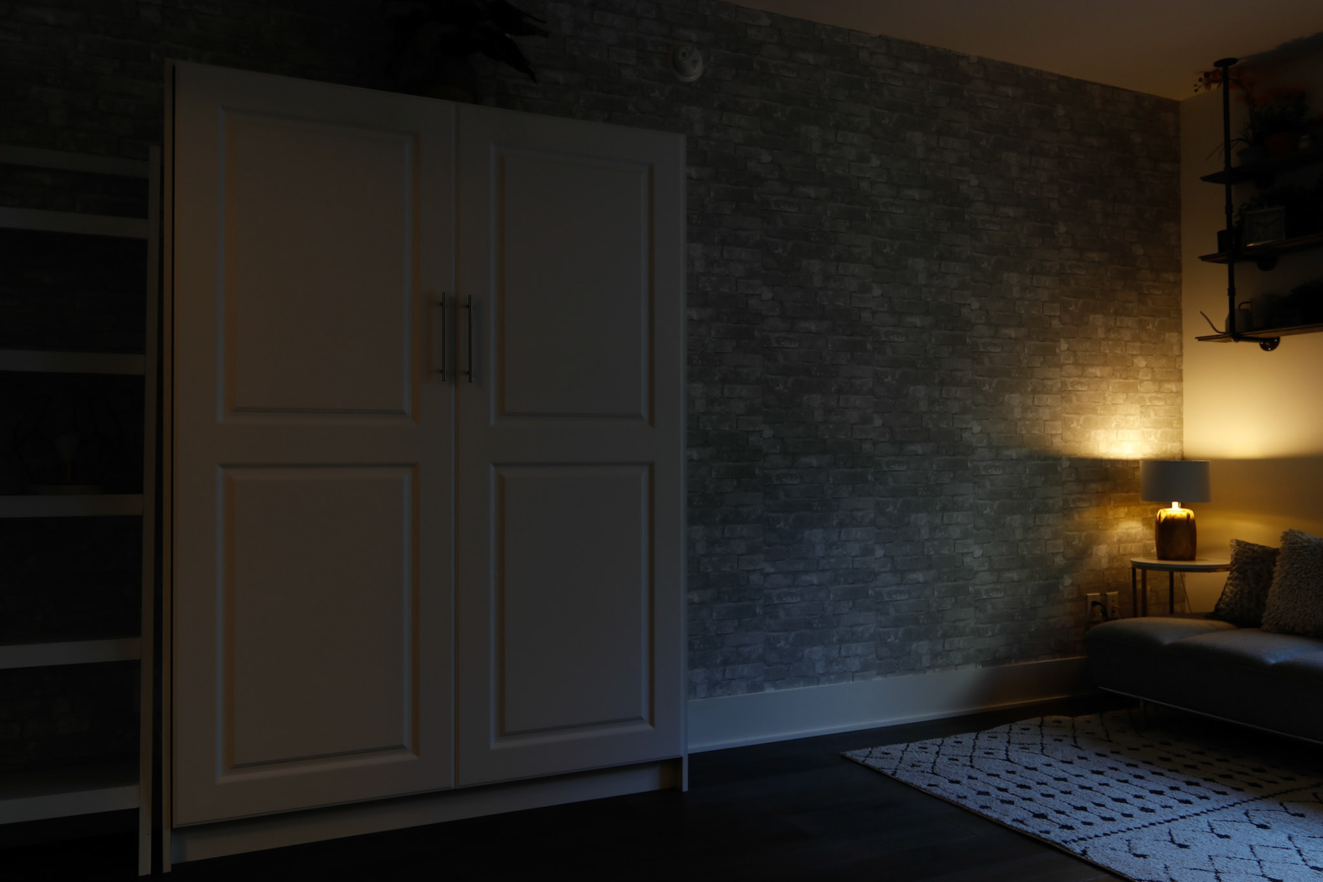 Market St, SF. 94103. AEB 5 Brackets-45