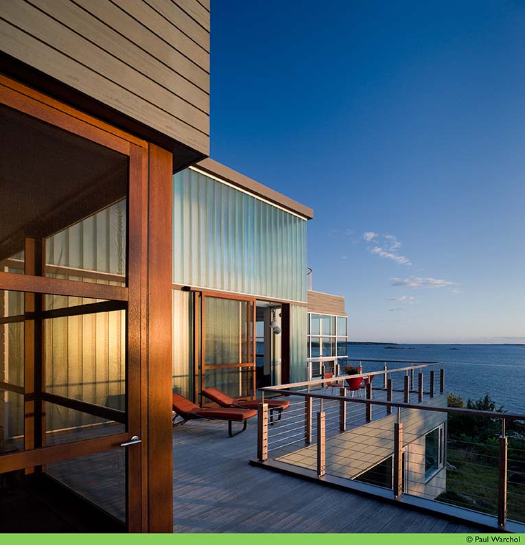 漂浮在海面上的钢构私宅-35