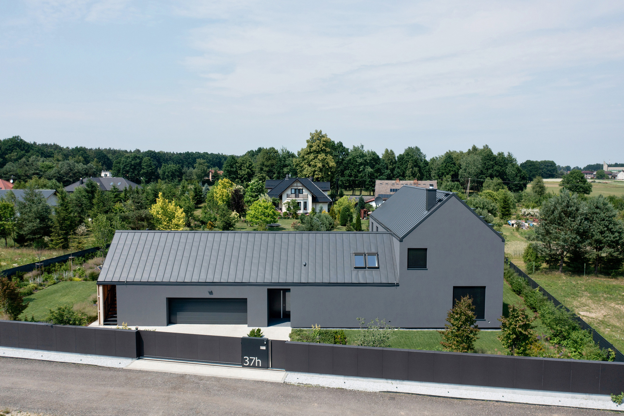 灰色房子丨RS+ Robert Skitek-27