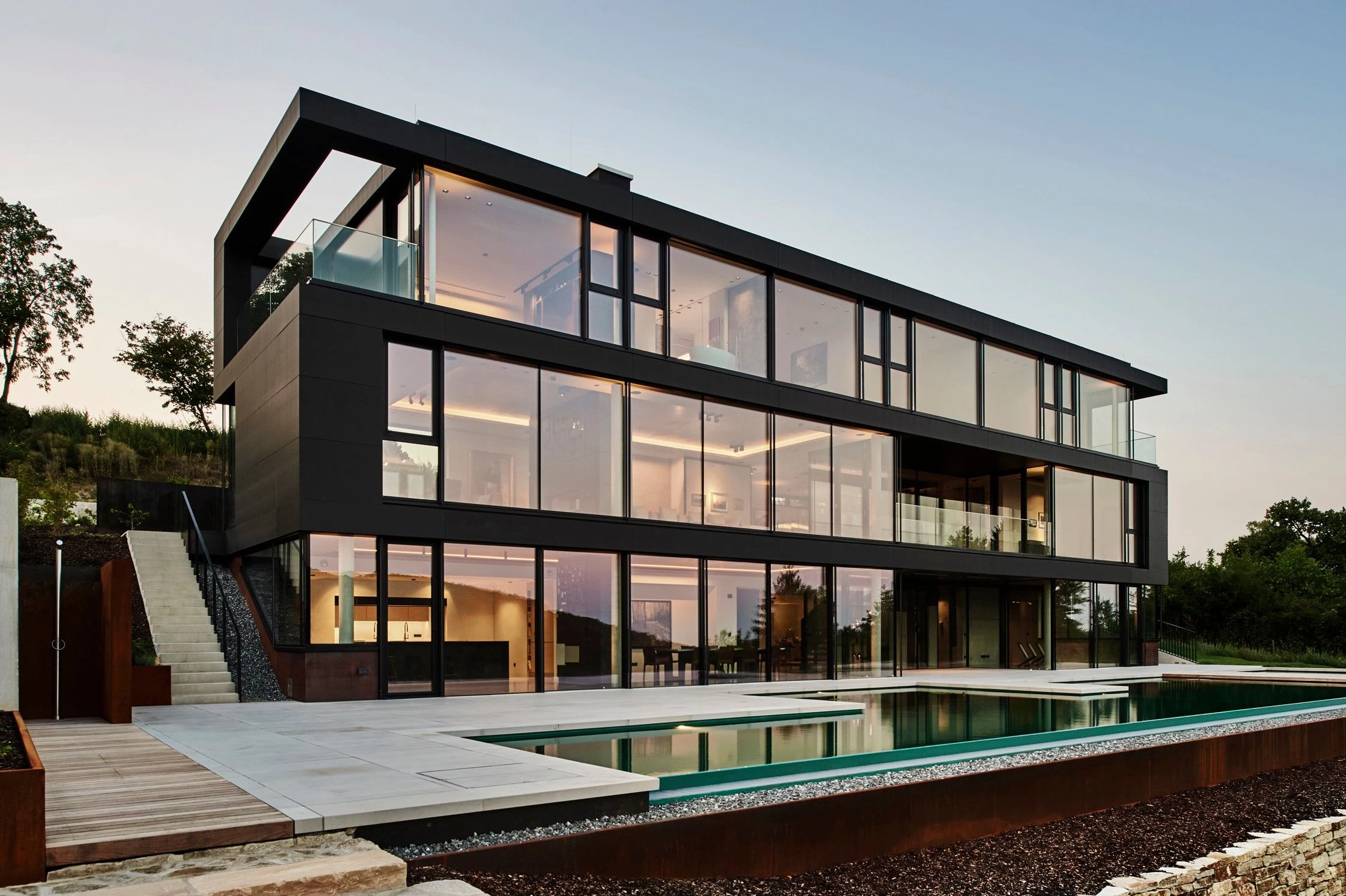 维也纳郊外森林中的“宽屏”之家-16