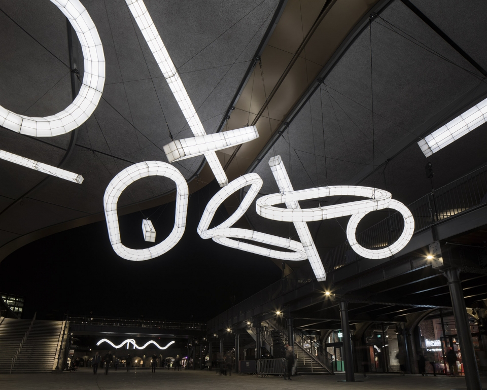 伦敦购物中心巨形灯光装置·“Space Frames”-3