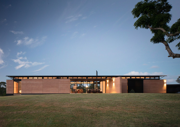 澳大利亚乌蒙迪镇的山顶家园-2