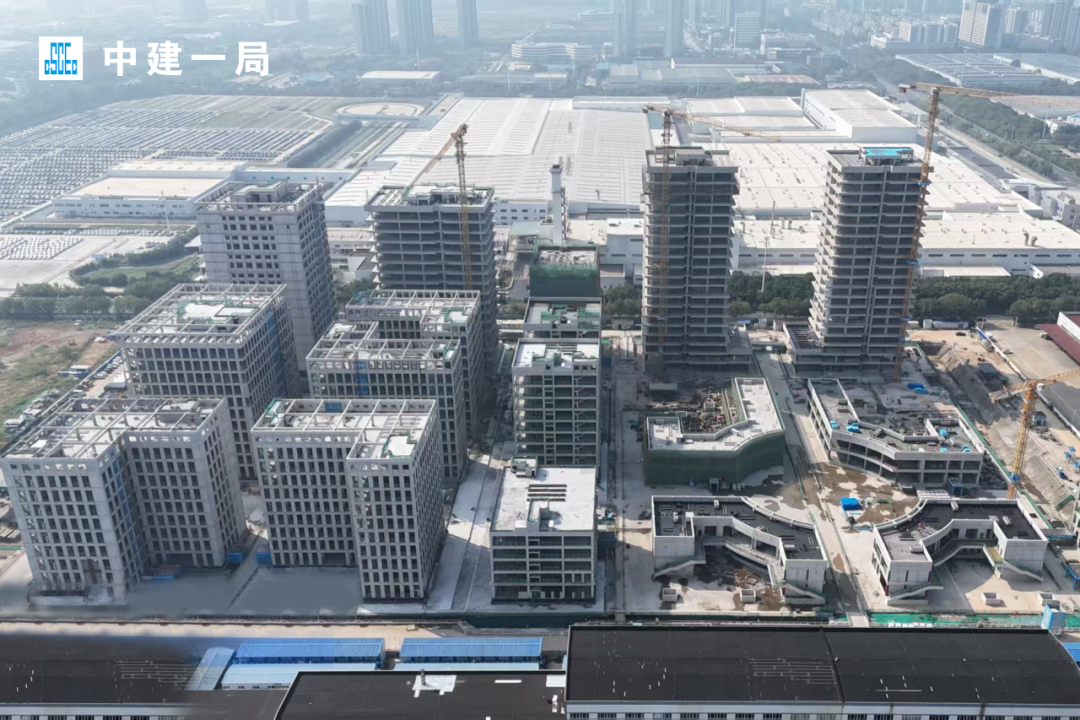 打造数字经济新引擎！武汉数字经济产业园项目二期全面封顶-13