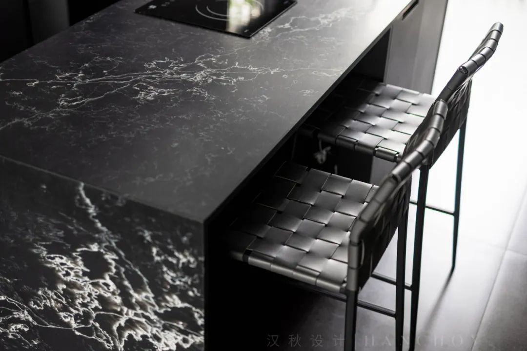 暗黑系住宅新案 · 汉秋新案的现代魅力丨中国常州丨汉秋设计-17