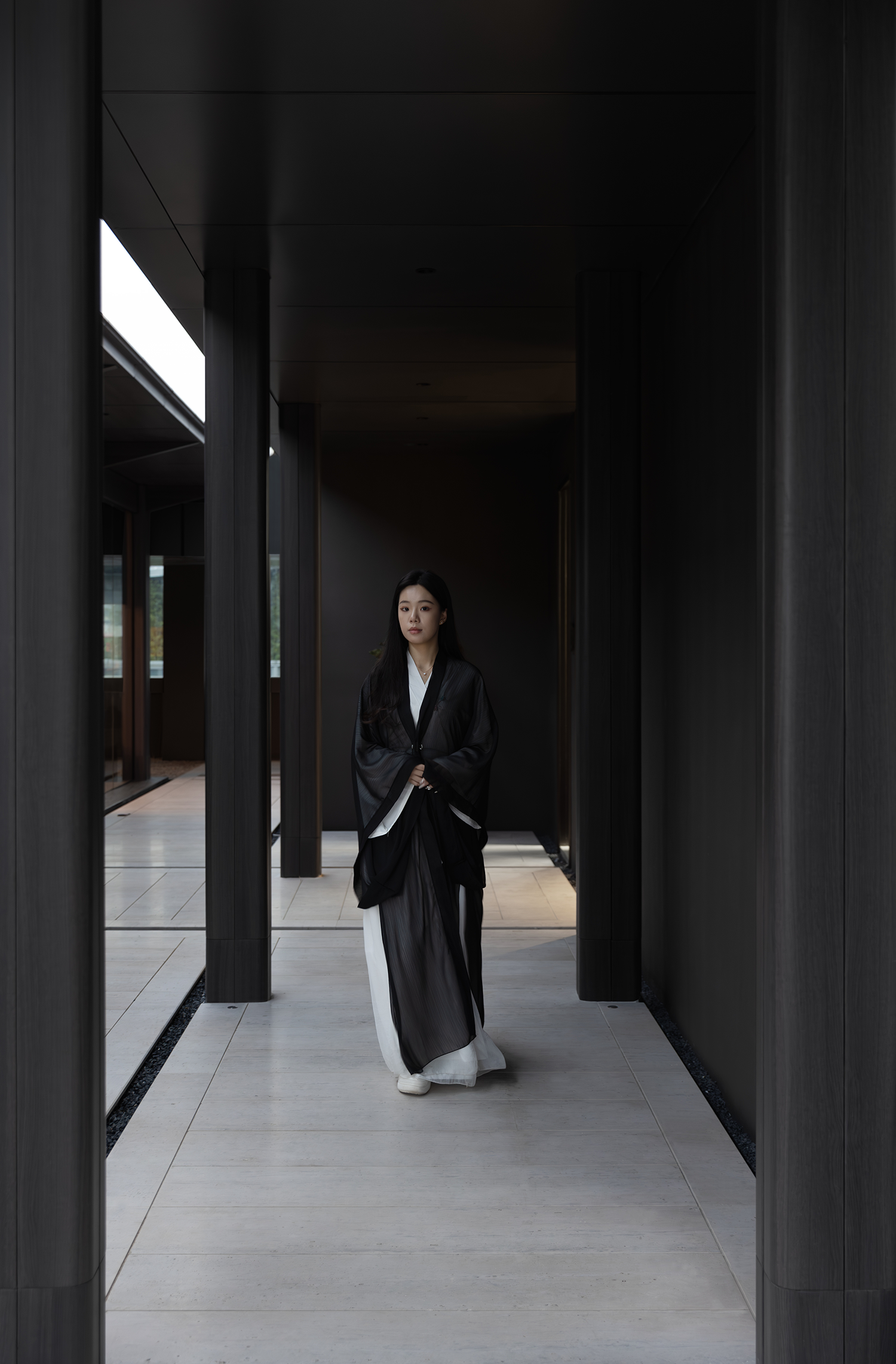 東胤建筑 胡荣新作｜隐于幽玄-10