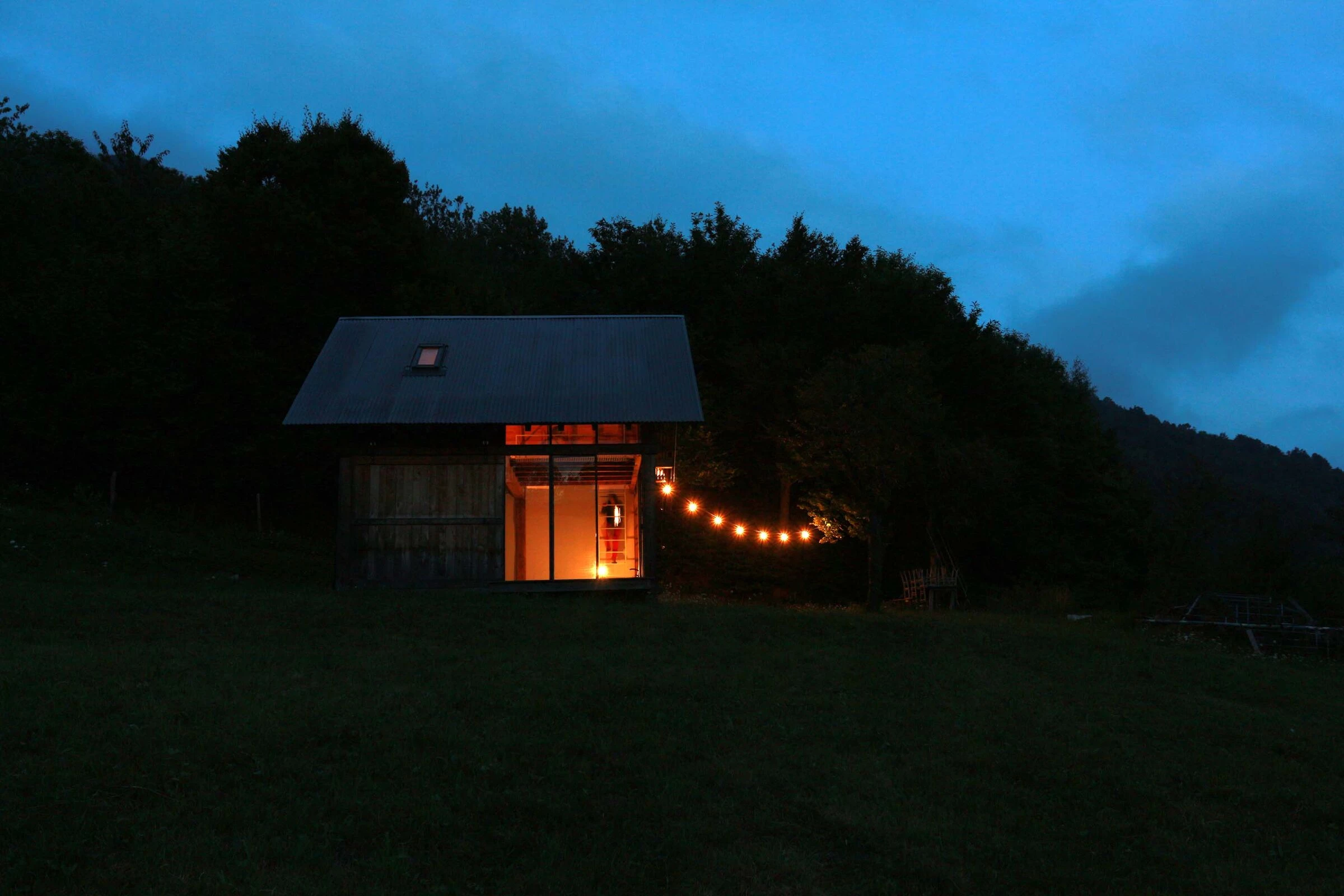Cabanon, a contemporary cabin in Ligurian Alps-15