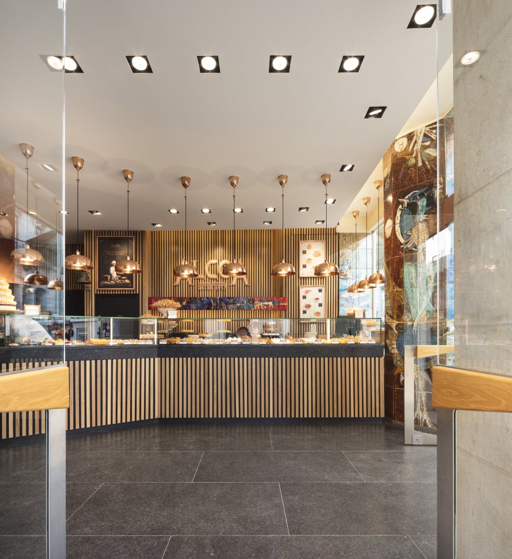 葡萄牙历史店铺改造-14