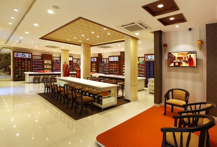 班加罗尔Thirumala Silks印度女装店面设计-7