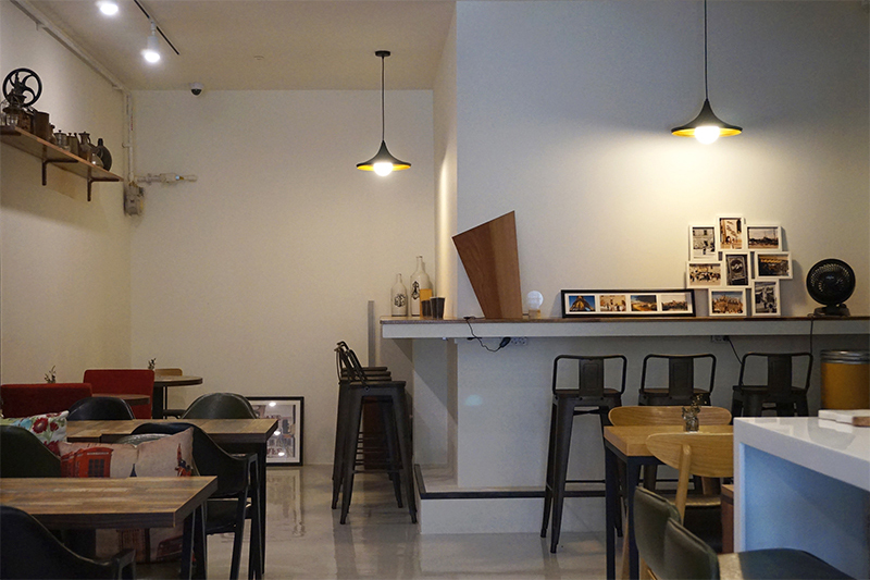 42 号店铺，21 平米纯白现代咖啡馆设计-7