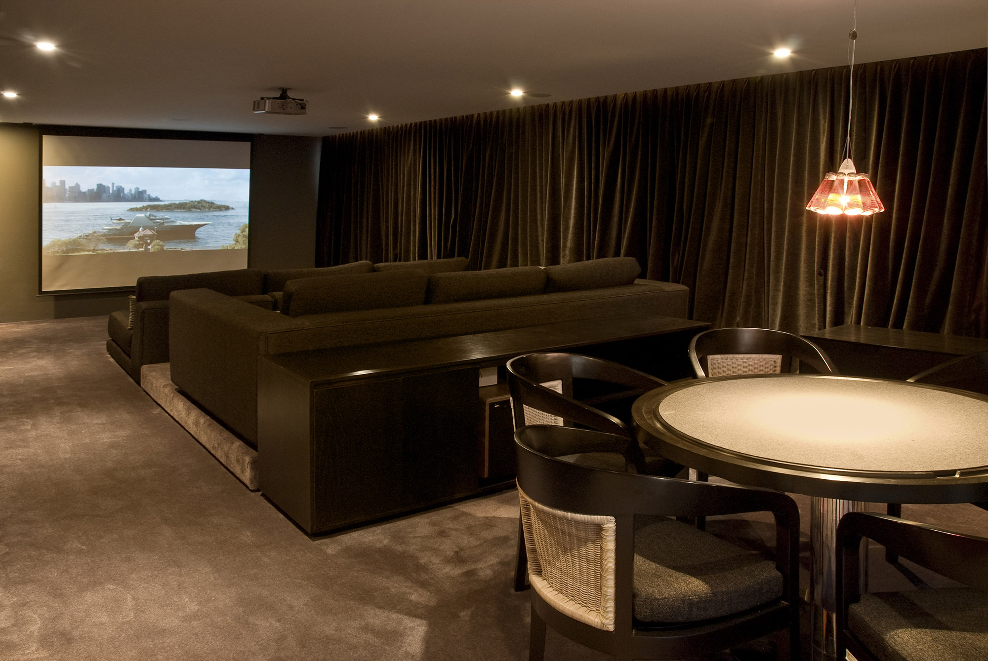 RP之家

注：Casa常见于西班牙语或葡萄牙语中，意为房子、家 ，RP因没有更多背景信息，暂按其字母原样保留，可结合具体情境赋予其更准确的含义 丨墨西哥瓜达拉哈拉丨Alvaro Moragrega,arquitecto-22