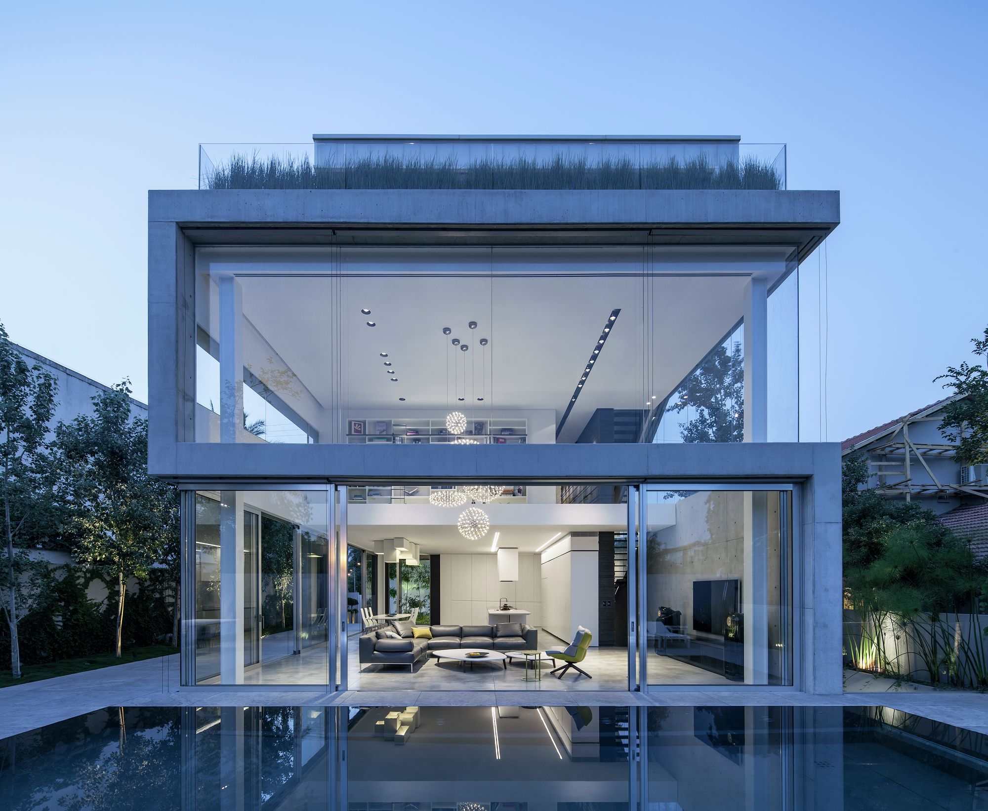 割裂与连接 | 混凝土与玻璃的共生之作-5