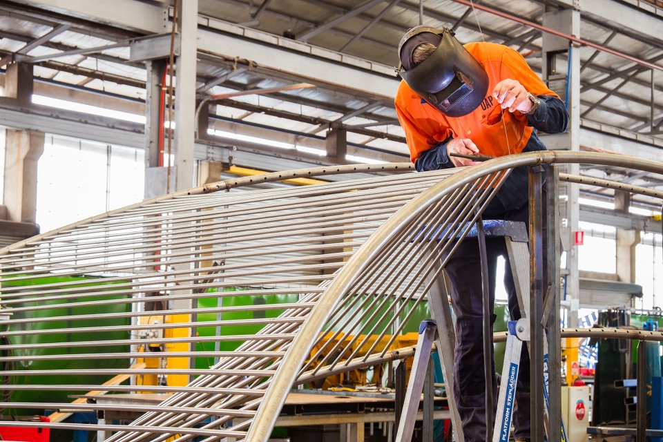 墨尔本商业区悬浮顶篷设计，融合传统与现代-17