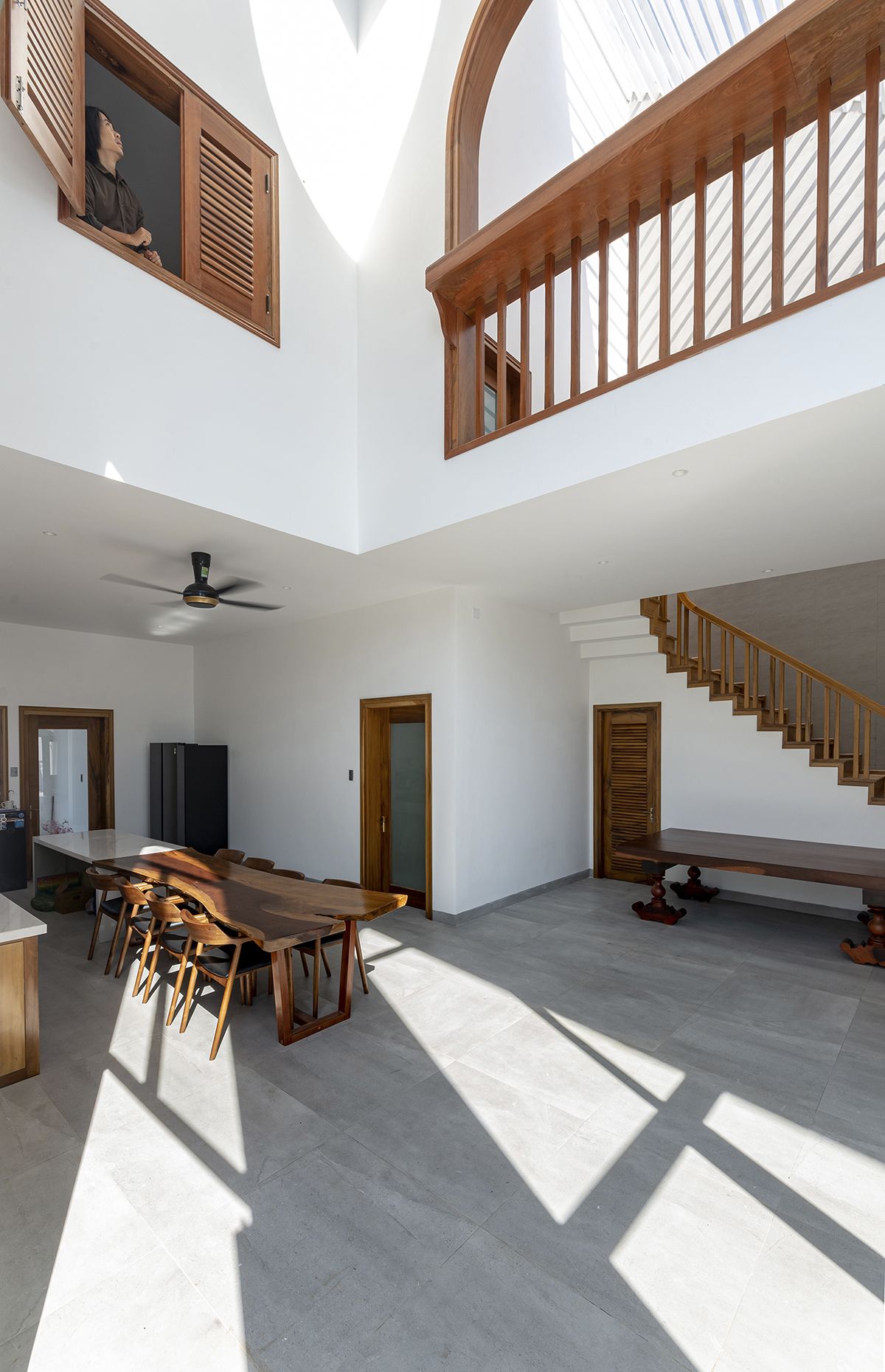 越南 Song Hinh 住宅 | 融合室外景观与室内设计的现代家庭住宅-30