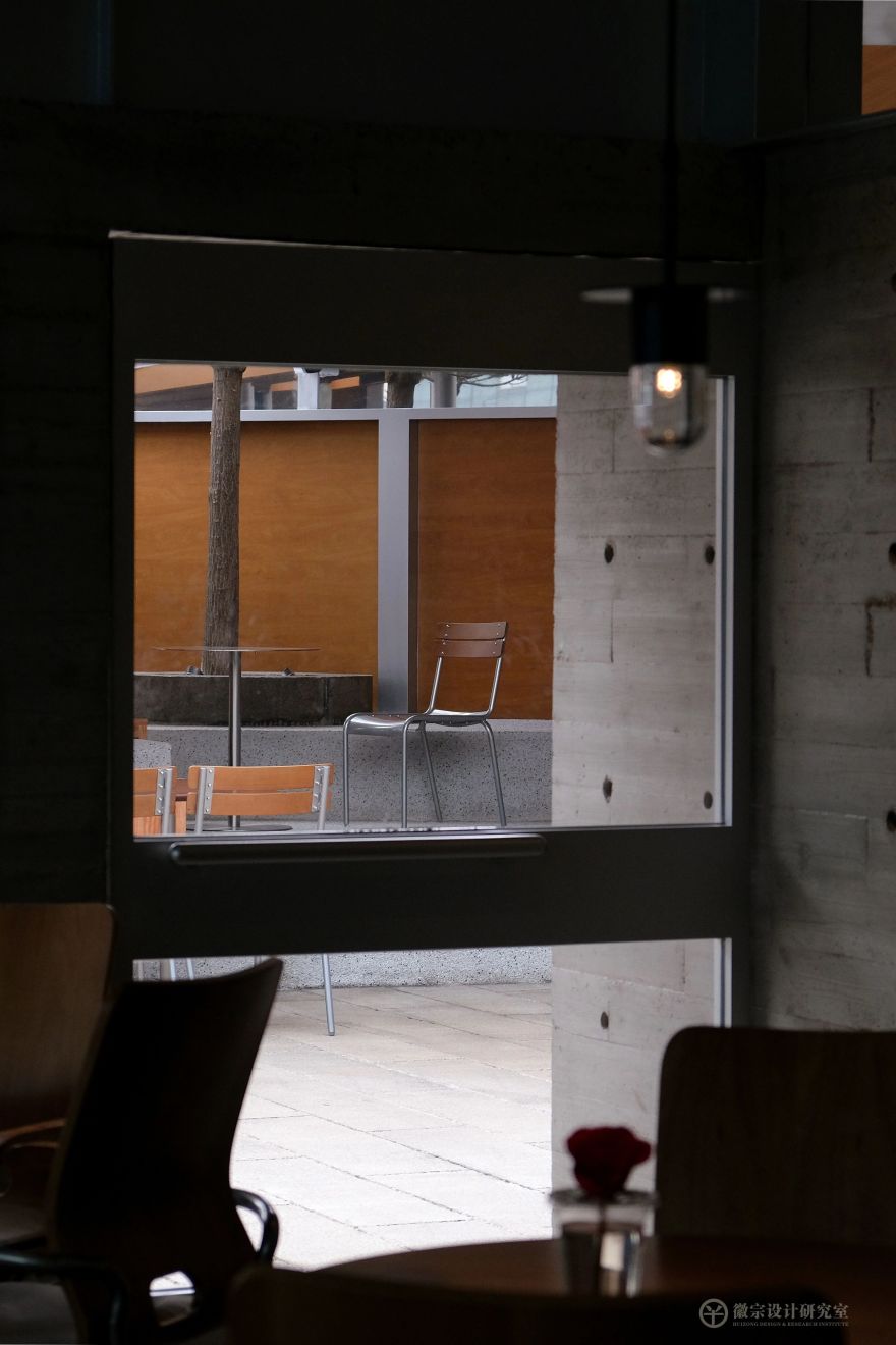 「被撕开的礼盒」SOONSOO CHICKEN中国首店设计丨中国郑州-42