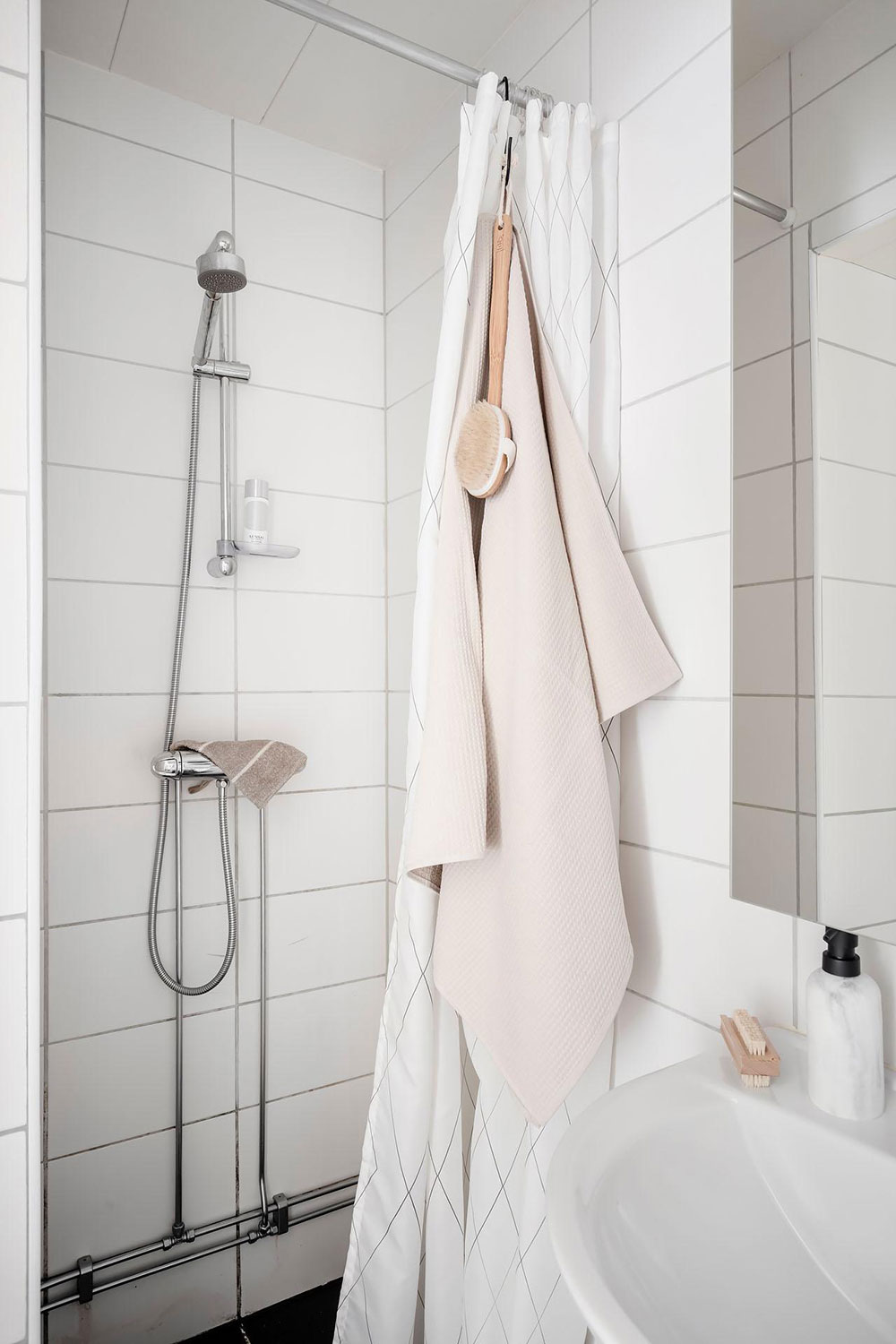 瑞典 36㎡小公寓 | 拱窗设计点石成金-28