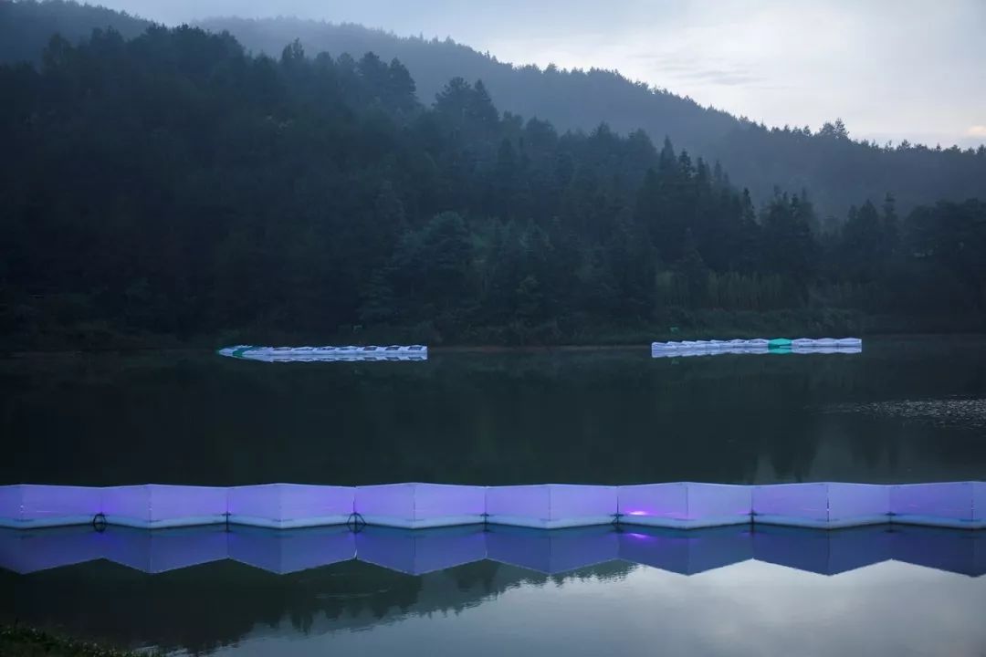 丹寨万达小镇睡莲水上影展,自然与艺术的融合-70