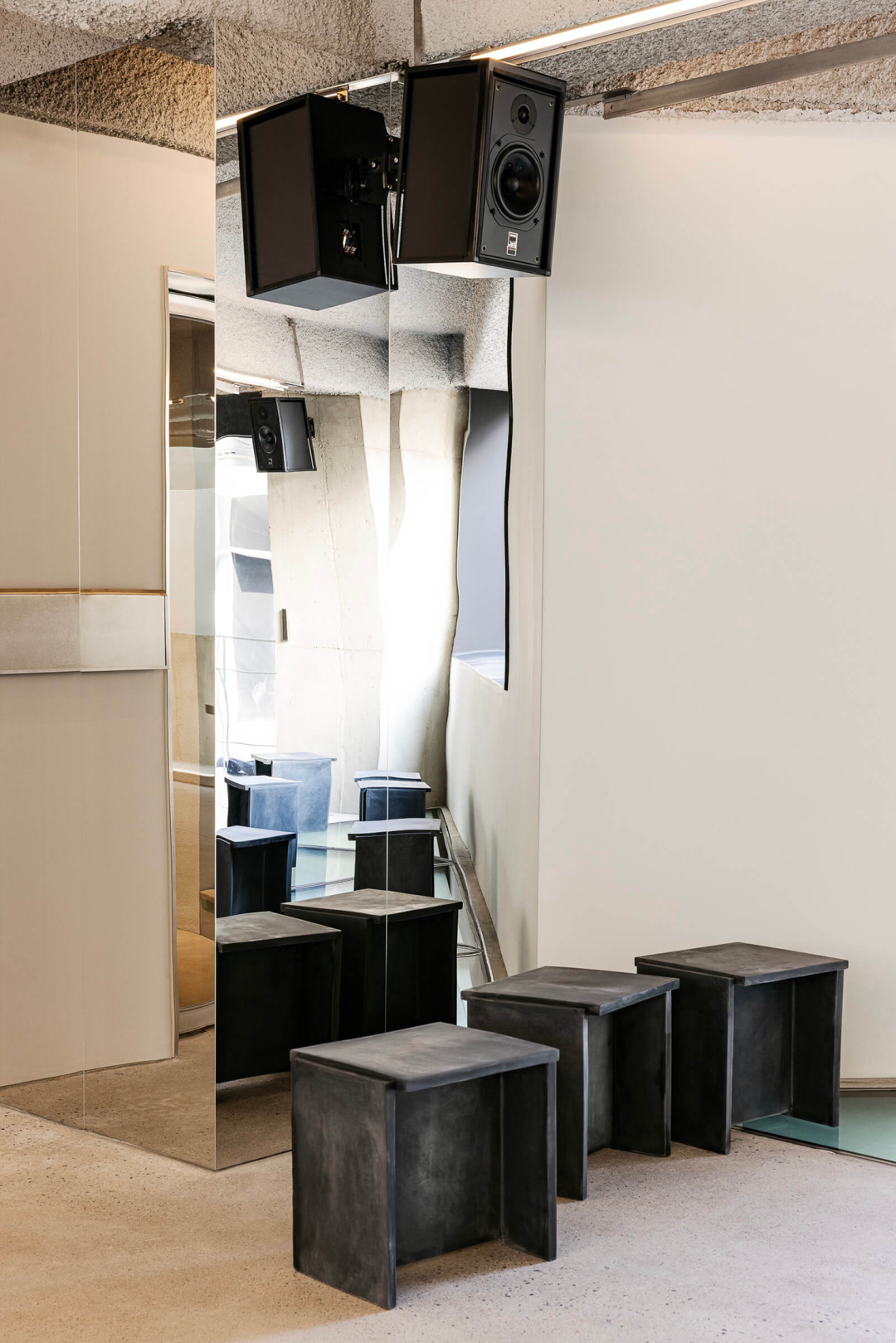 韩国  Creative Studio Unravel 10 个先锋设计 -105