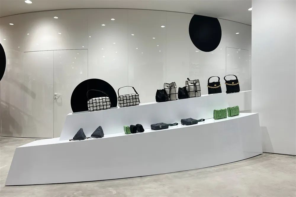 川久保玲亲自操刀，Dover Street Market Beijing 全新北京店铺设计-28