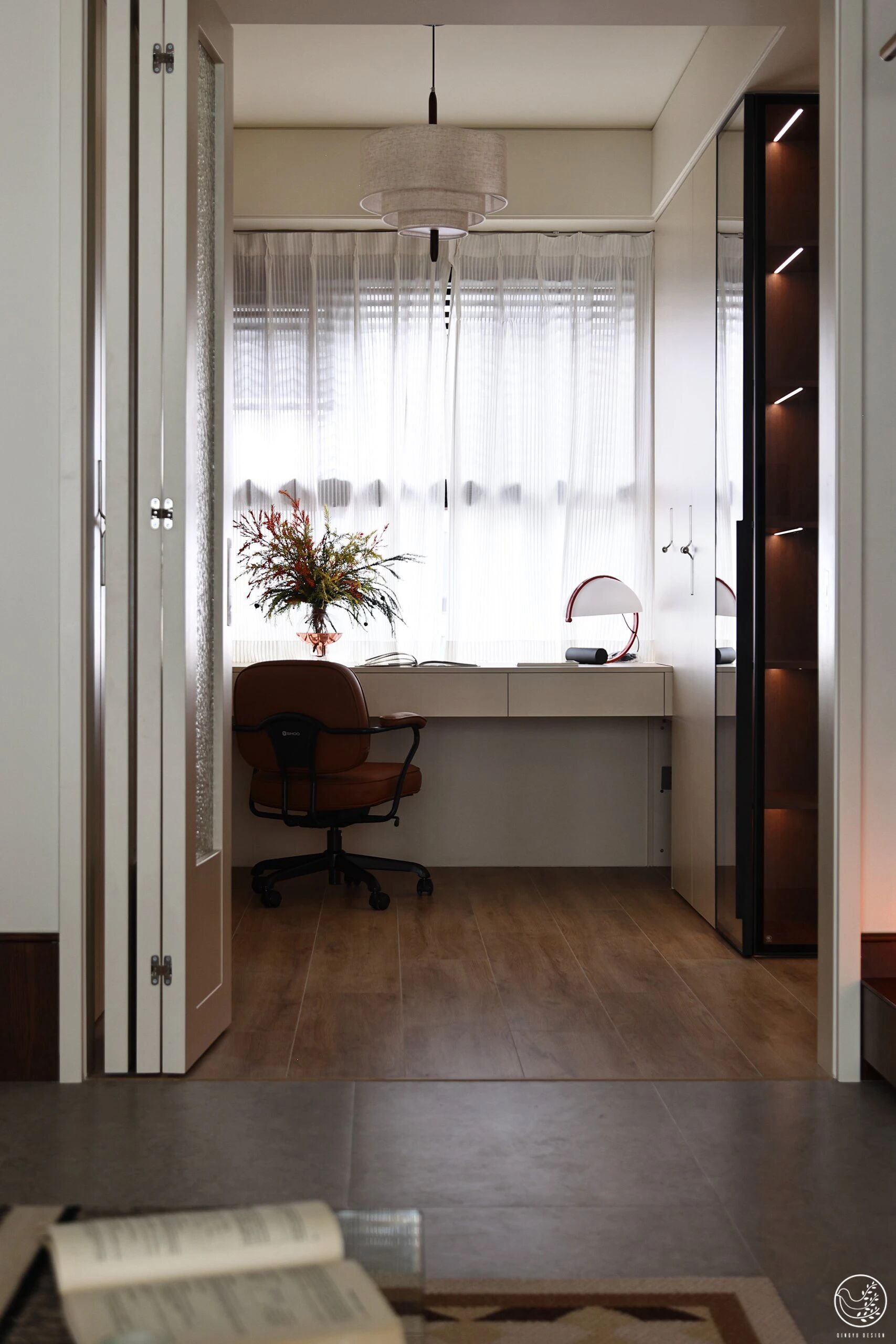 复古且时髦，在松弛与精致之间游刃有余-54