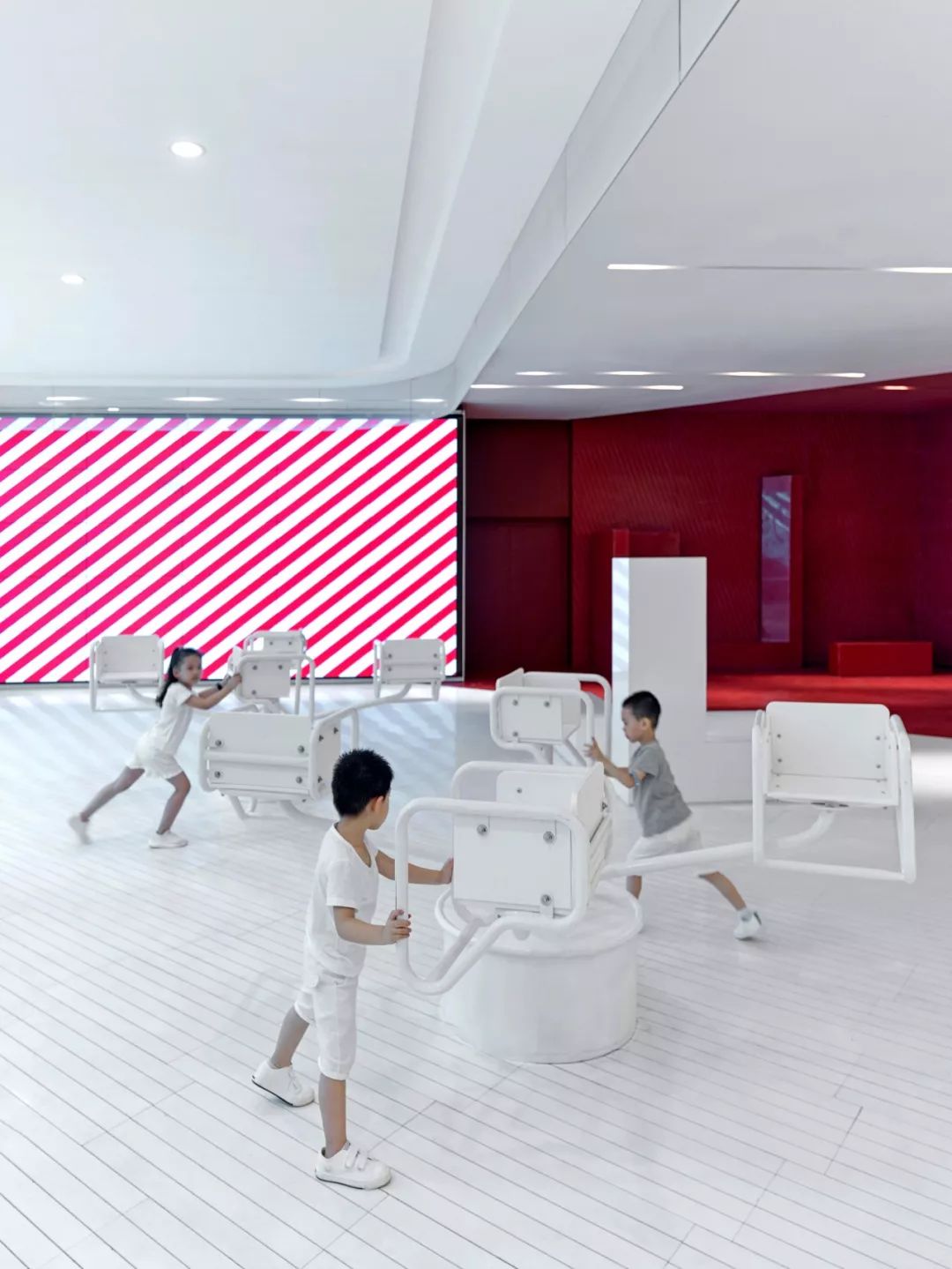 西安长江银兴影城 | 负片主题的亲子娱乐空间-14