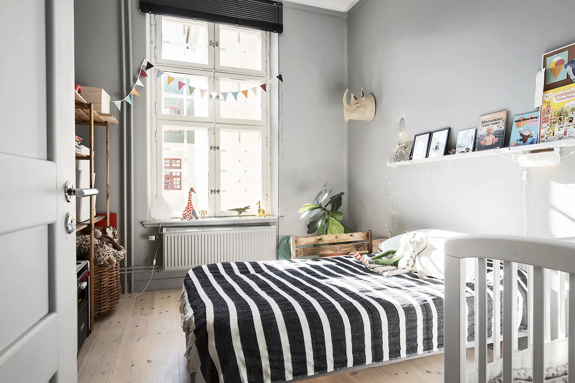 复古小瓷砖窗户的现代家居设计-12