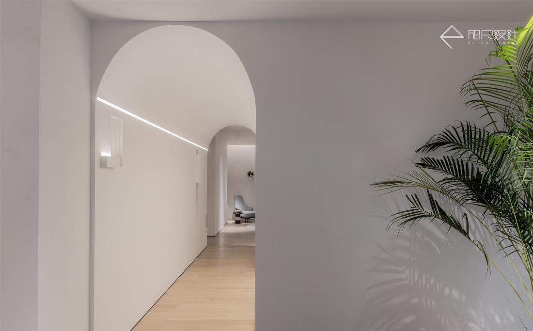 半墙设计、镜像交错,打造个性家居空间-9