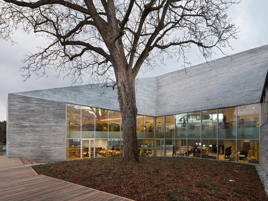 法国布尔格里昂媒体图书馆-3