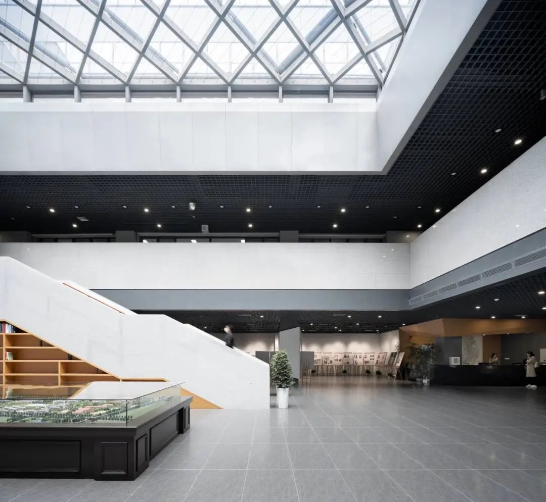 一阁挑江南,悬廊渡书舟:嘉兴大学图书信息中心-75