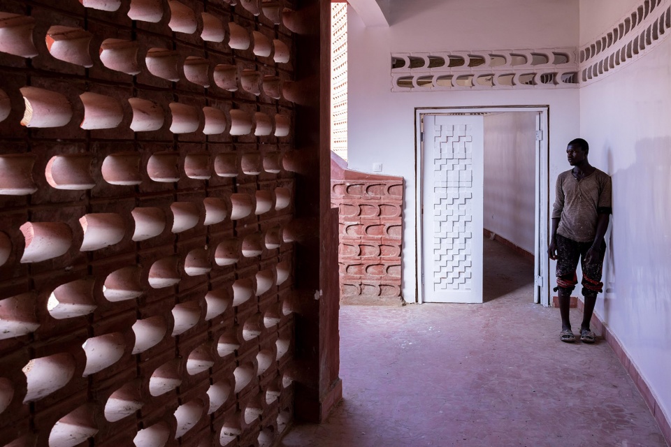 塞内加尔坦巴昆达妇产科医院丨Manuel Herz Architects-30