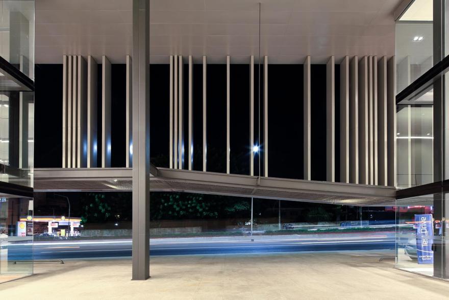 Hyundai 机场展厅-6