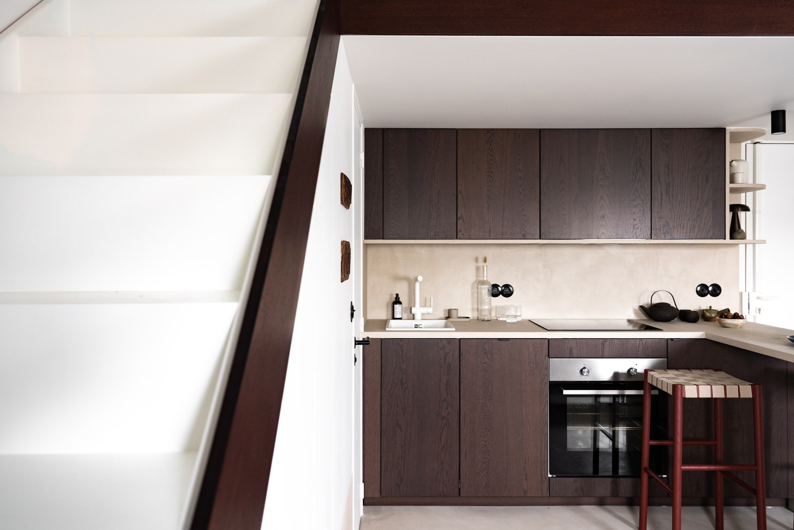 巴黎小户型公寓的垂直空间魔术-4