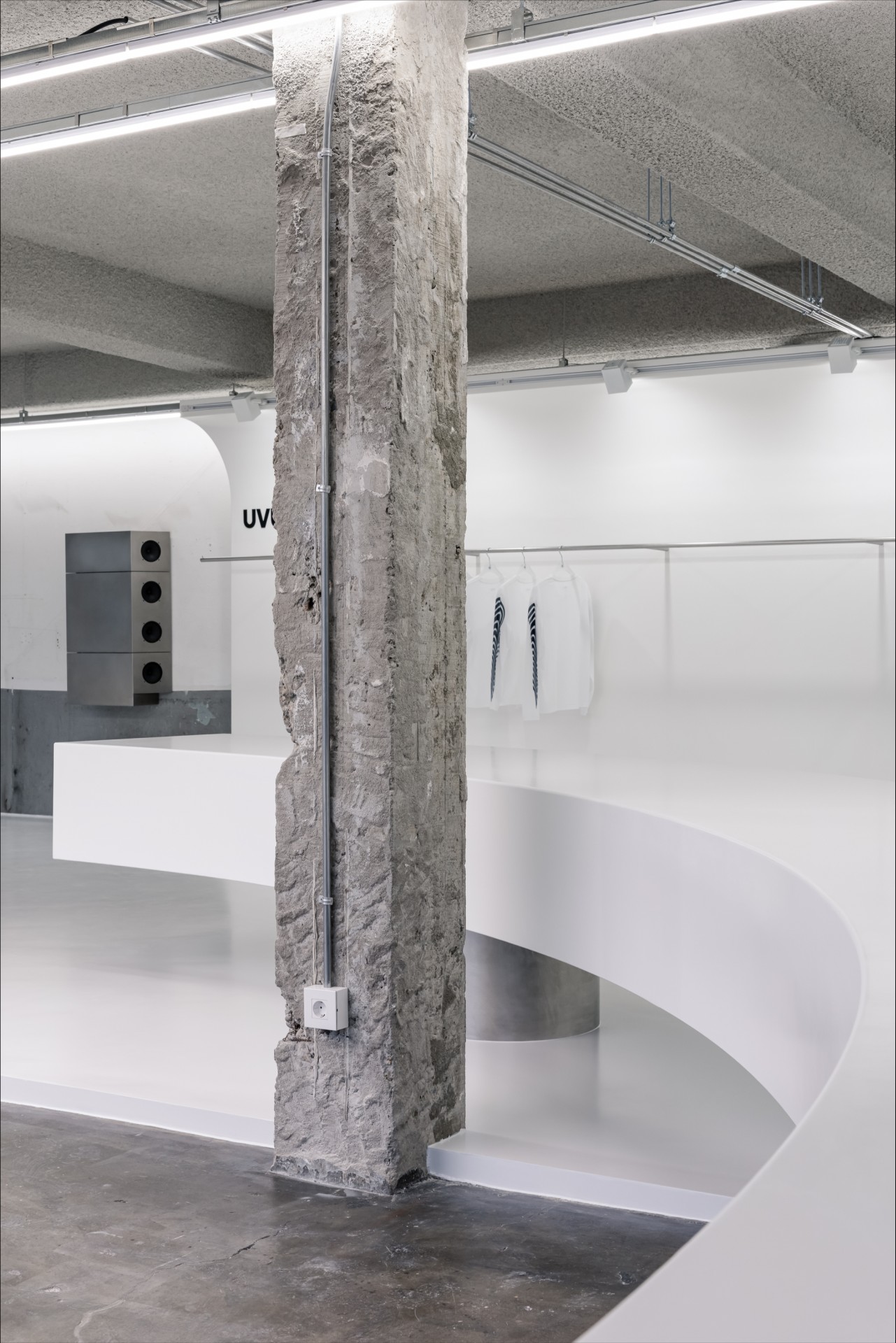 UVU新旗舰店丨韩国首尔丨two  fold-11