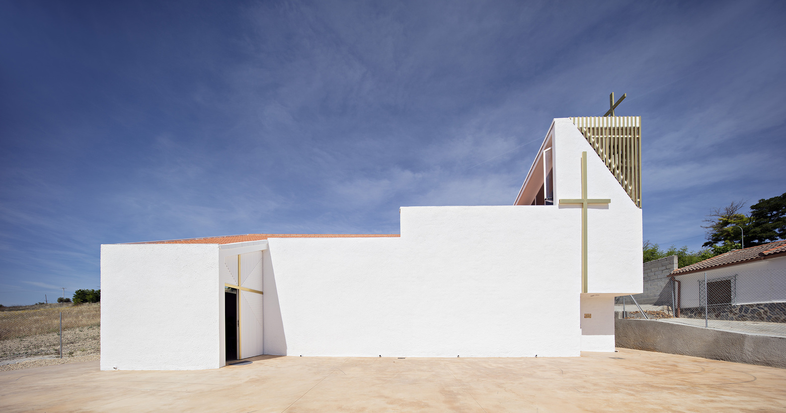 经济实用,融入历史与宗教的乡村教堂设计-29