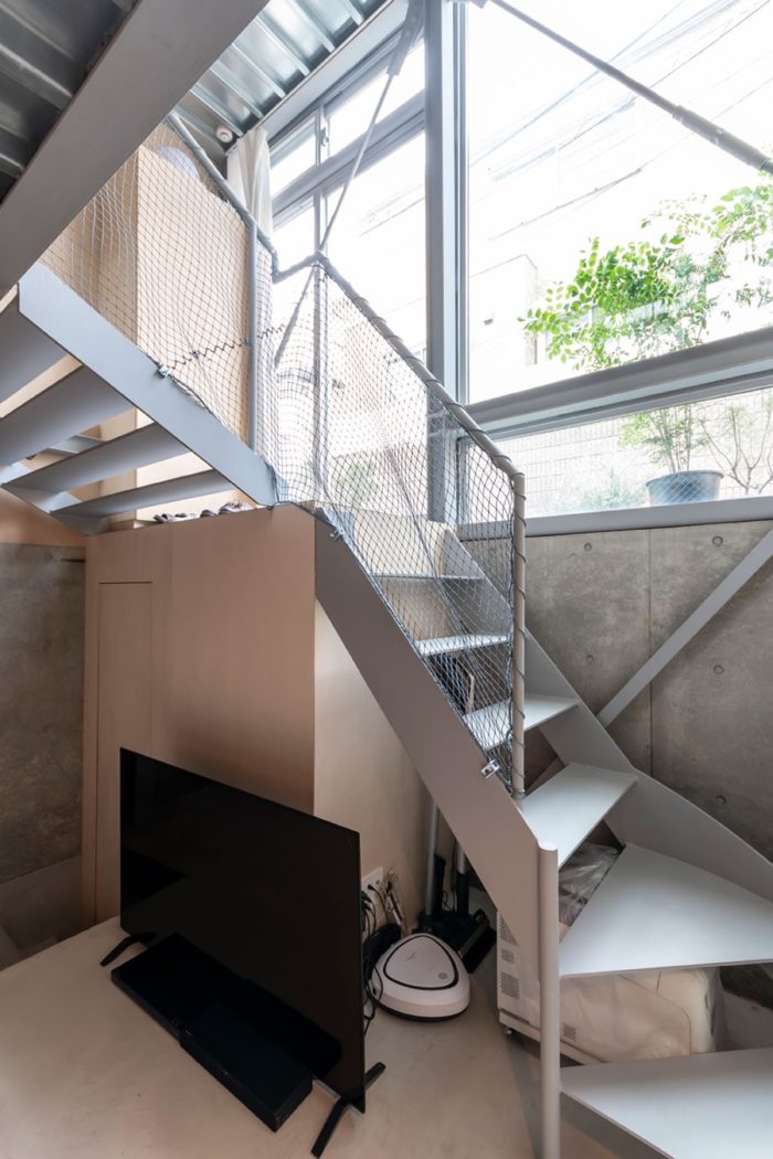 伸びやかに広がる３階建て空間さらなる面白さを見出すために、今も攻略中 | Architecture | 100%LiFE-11