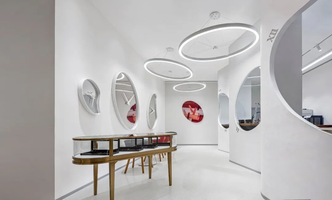 【604期】写实版《记忆的永恒》，钟表维修行业匠人的初心体验店-36