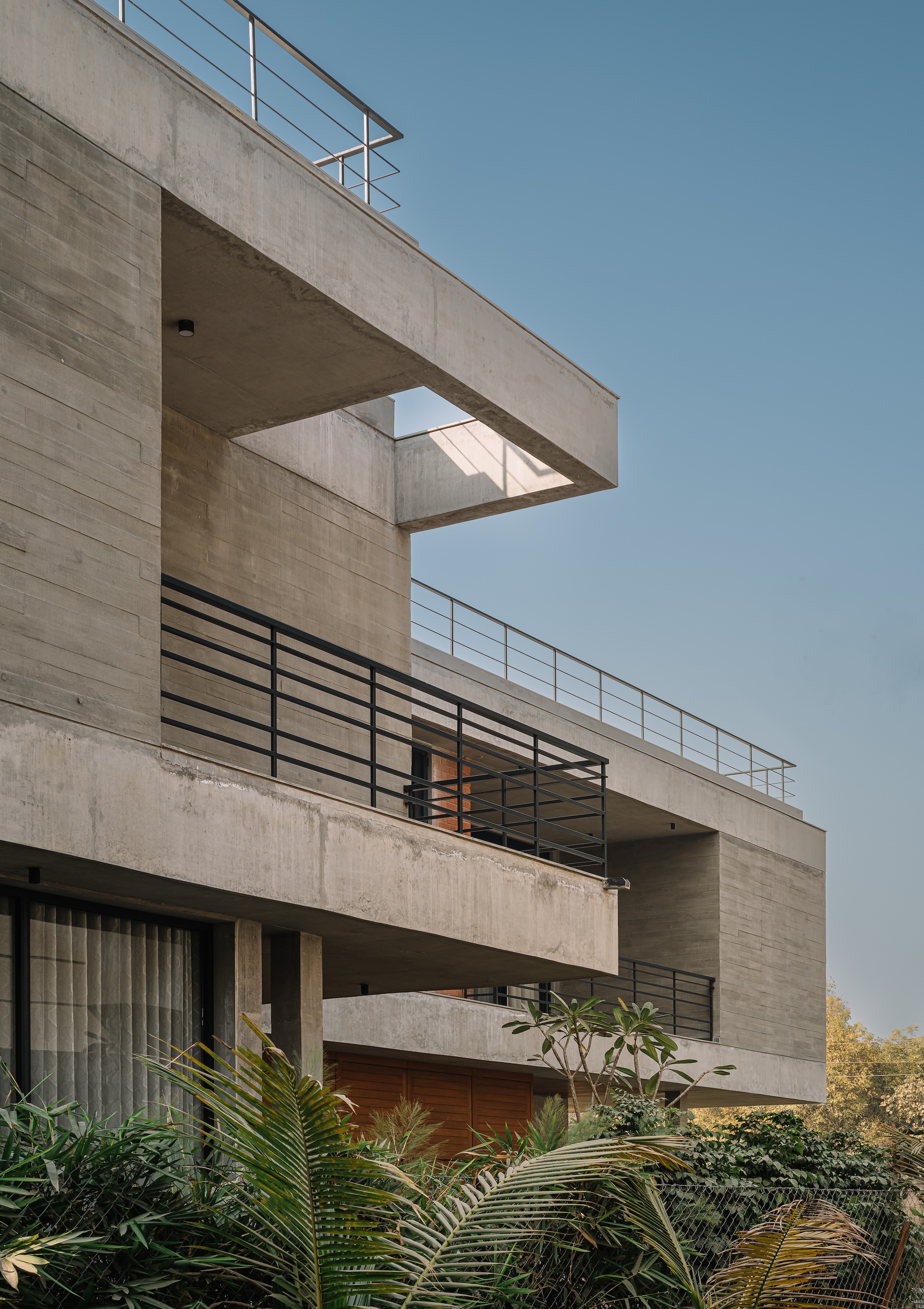 百叶窗屋；百叶窗住宅（具体可根据实际语境确定更准确的译法，此处Louvered常见意思为有百叶窗的，House为房屋、住宅等意思） 丨印度丨andblack design studio-17