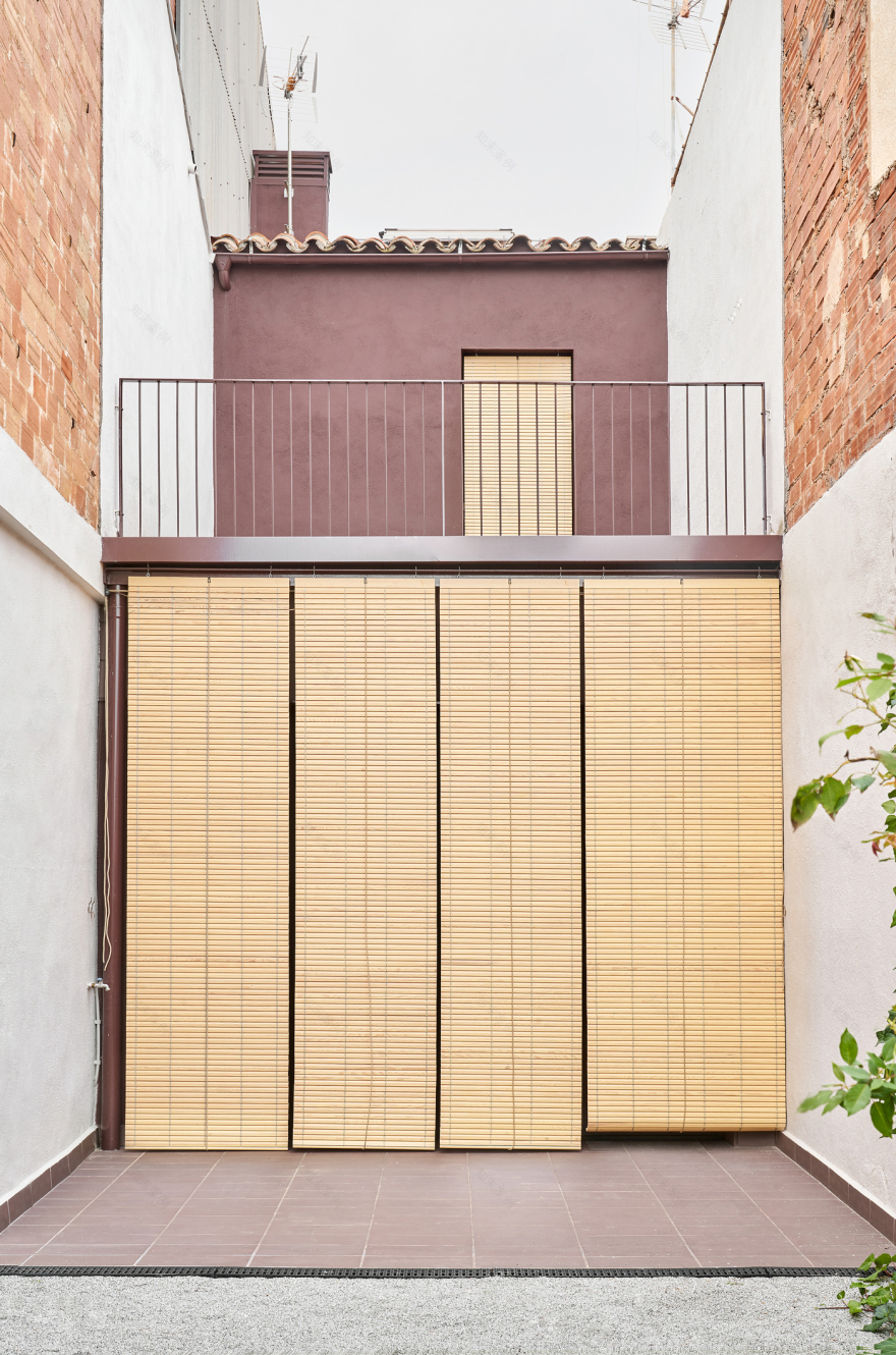 82SAN 分隔墙之间房屋的修复与扩建丨西班牙丨Vallribera Arquitectes-29