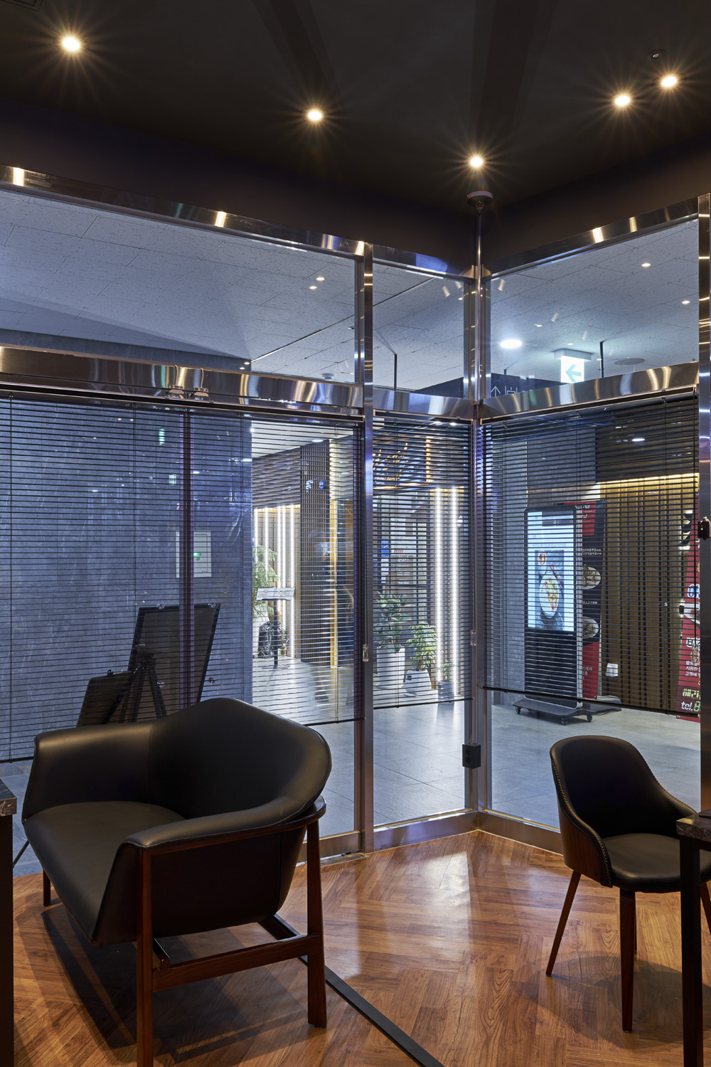 照明点睛，20 坪现代酒吧的精致氛围-6