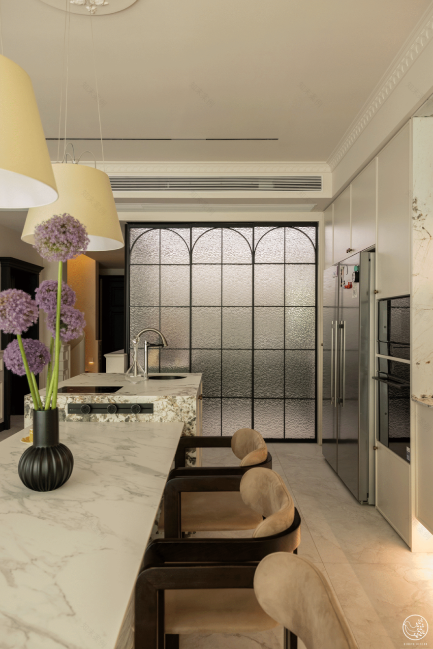 300㎡跃层,在光与曲线里,把生活安稳下来-19