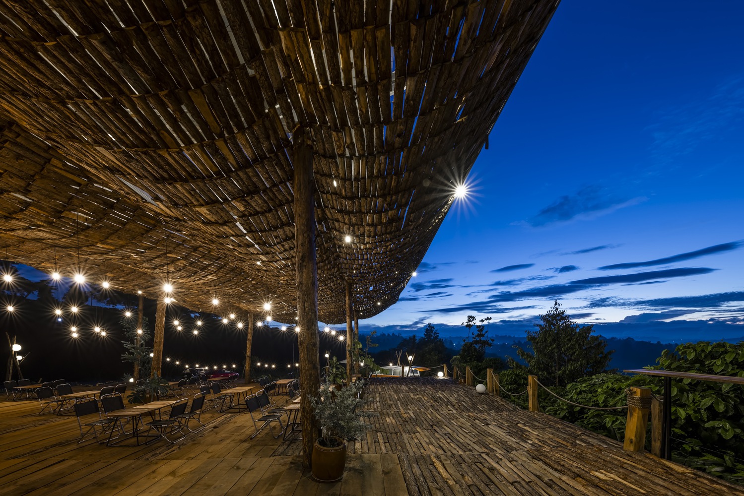 融入自然的宁静咖啡馆丨越南丨The Bloom-48