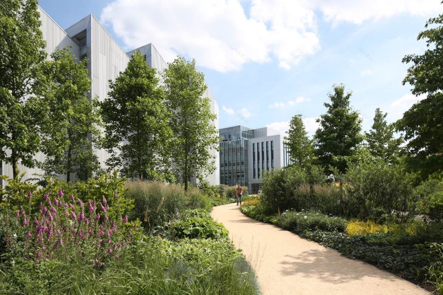 天空英国总部 | 绿色生态的办公环境-4