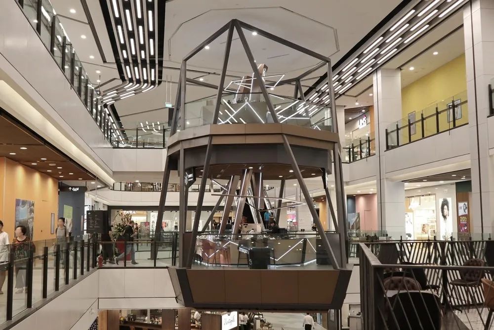 宇宙碎片中的甜品店——新加坡 HOUSE ON THE MOON 设计亮点-4