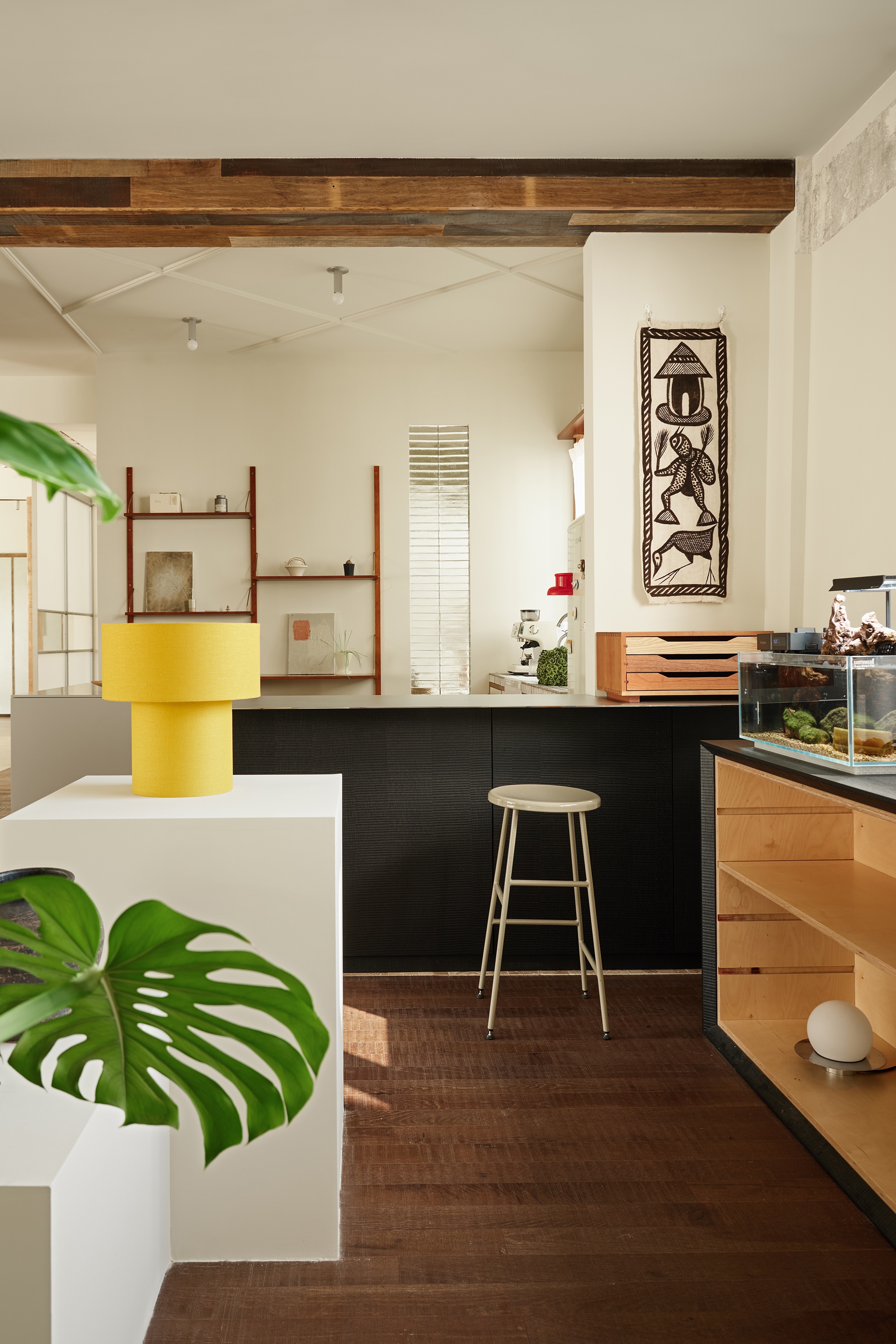 呼吸式美学:在粗粝与诗意间自由生长的空间叙事丨山与空间设计-10