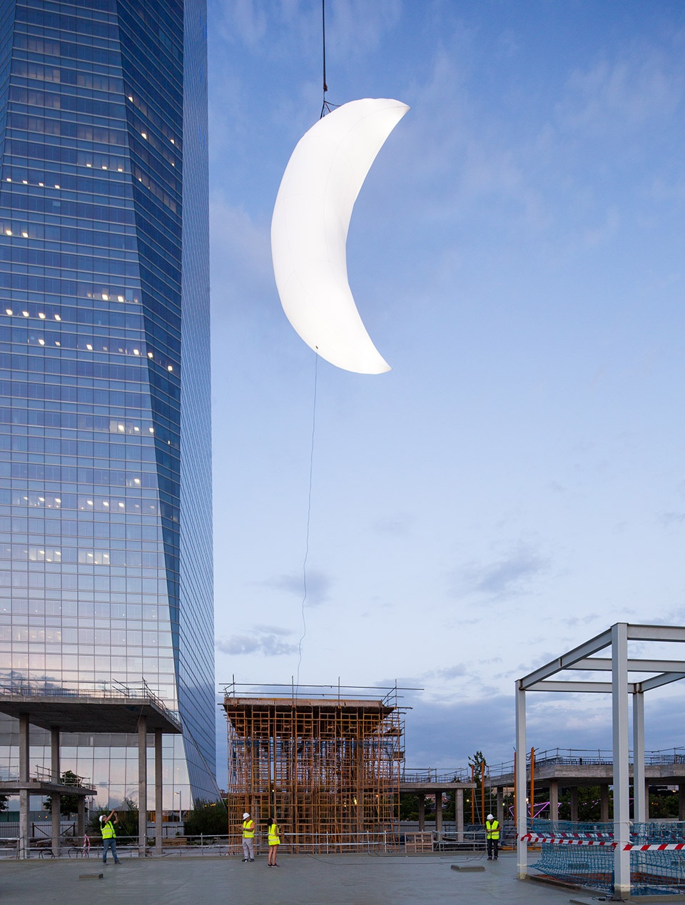 月亮 & 城市艺术装置,马德里-14