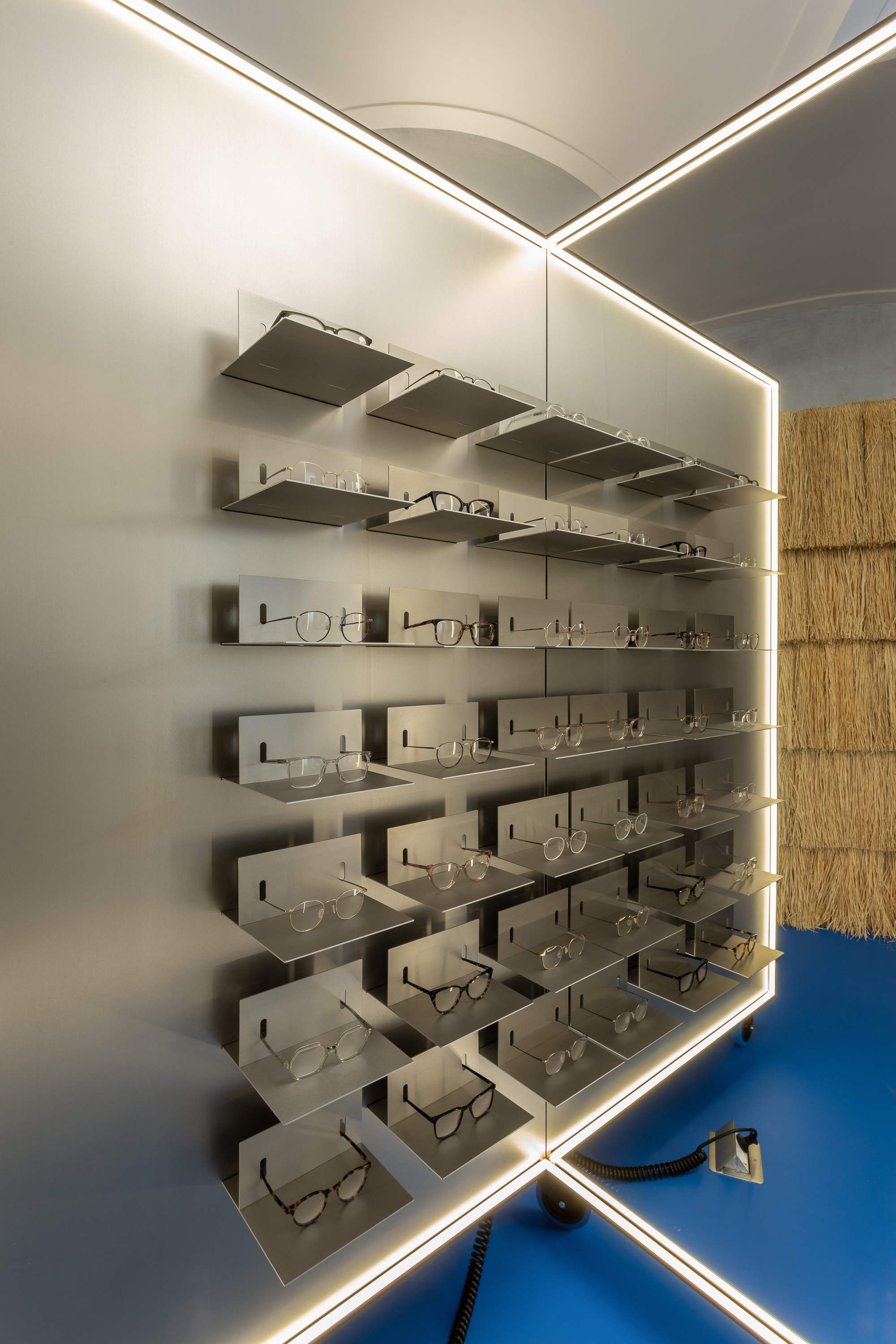 Lunet 旗舰店丨罗马尼亚克卢日纳波卡丨Bogdan Ciocodeică Studio-28