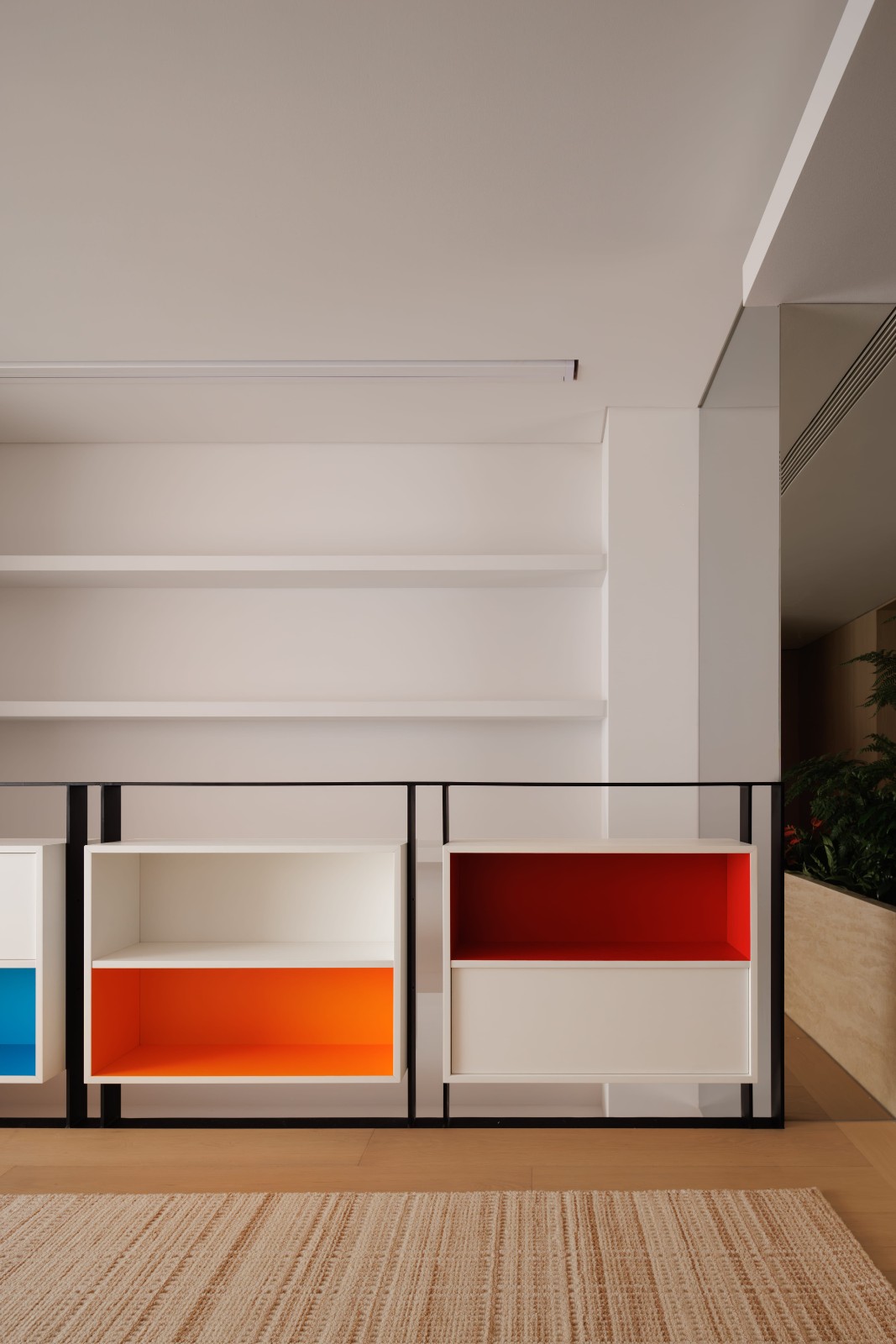 HURR赫设计丨复式的破界与重构:木质骨骼与简白画幕-64