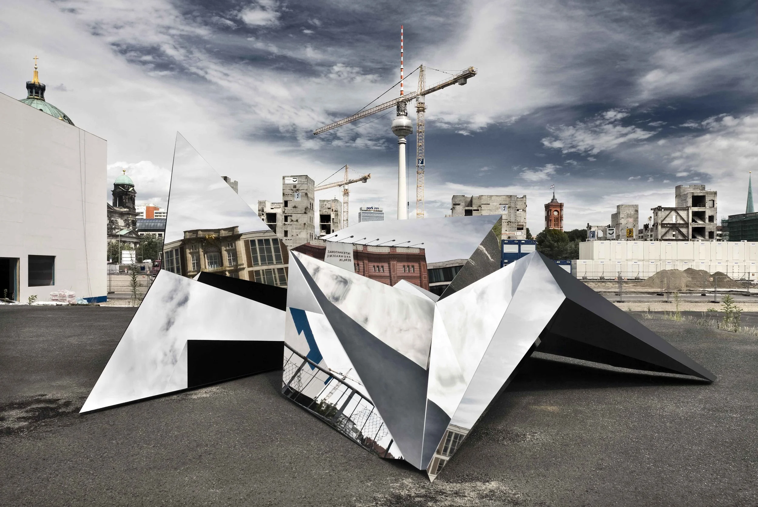 水晶城智囊团（这里假设Minds理解为有才智的人组成的群体，可根据具体语境调整，如果Minds有更合适的对应意思，需结合实际情况确定） 丨德国柏林丨Flip Sellin,Tilman Thürmer-2