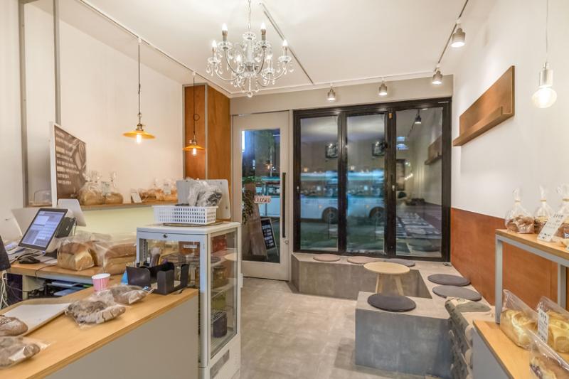 简约 13 坪烘焙店，打造温馨空间-4